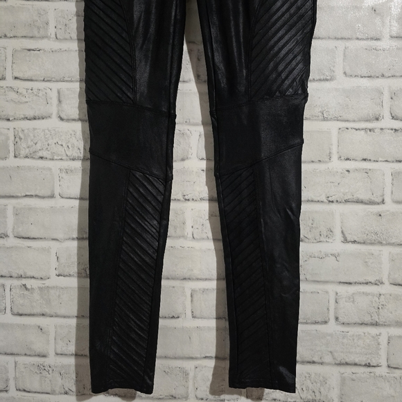 EUC Spanx Faux Leather Moto Legging Black size L - Picture 7 of 8